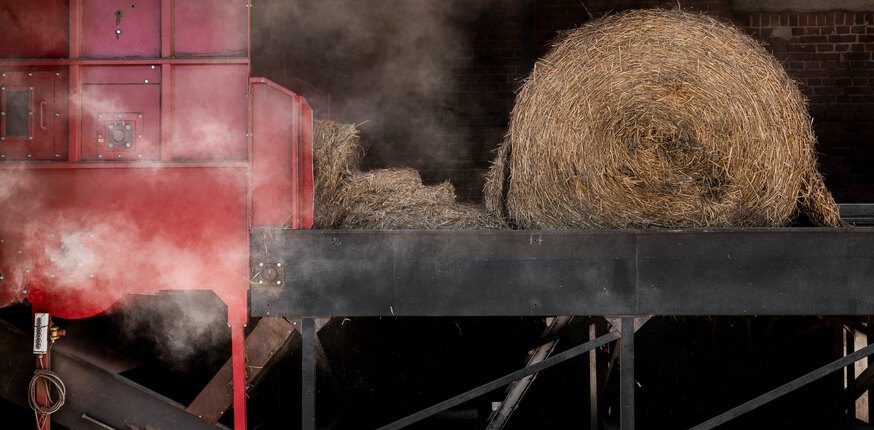 Biomass boiler and a straw bale - Alquora production running on green energy